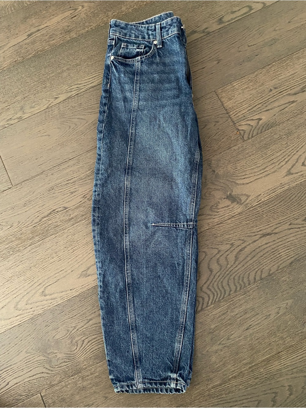 Barrel Loose Fit Mid Waist Jeans (4)